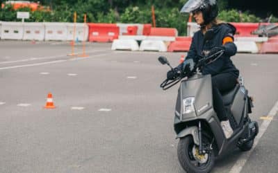 [Motoservices] EasyMonneret ouvre une moto-école 100% électrique sur l&rsquo;île de Puteaux !