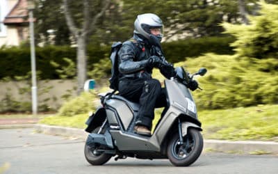 ESSAI – Caradisiac a testé le scooter électrique PinkMe