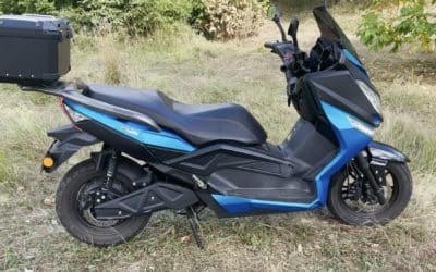 “J’achète électrique” teste le maxi scooter électrique Pink Fly