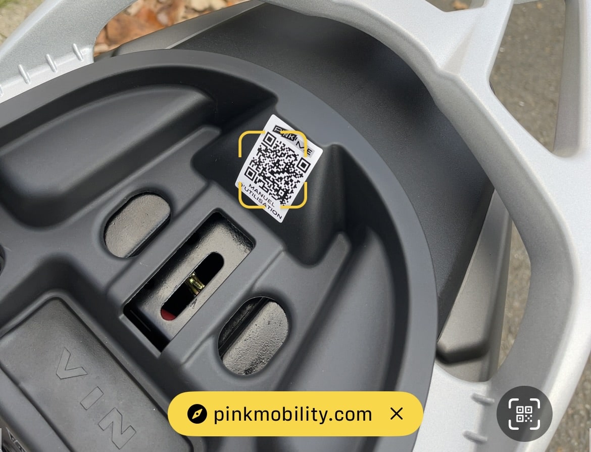 Pink Mobility remplace ses manuels d’utilisation papier par des QR codes. Fini le papier, place aux QR codes !