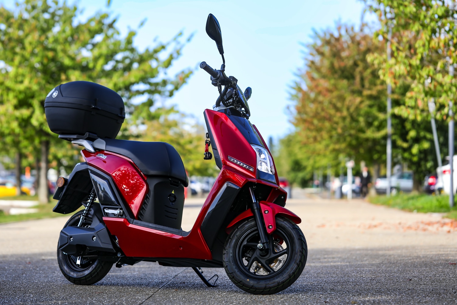 Test du Pink Me, scooter électrique urbain, par Cleanrider Cleanrider teste le scooter électrique Pink Me