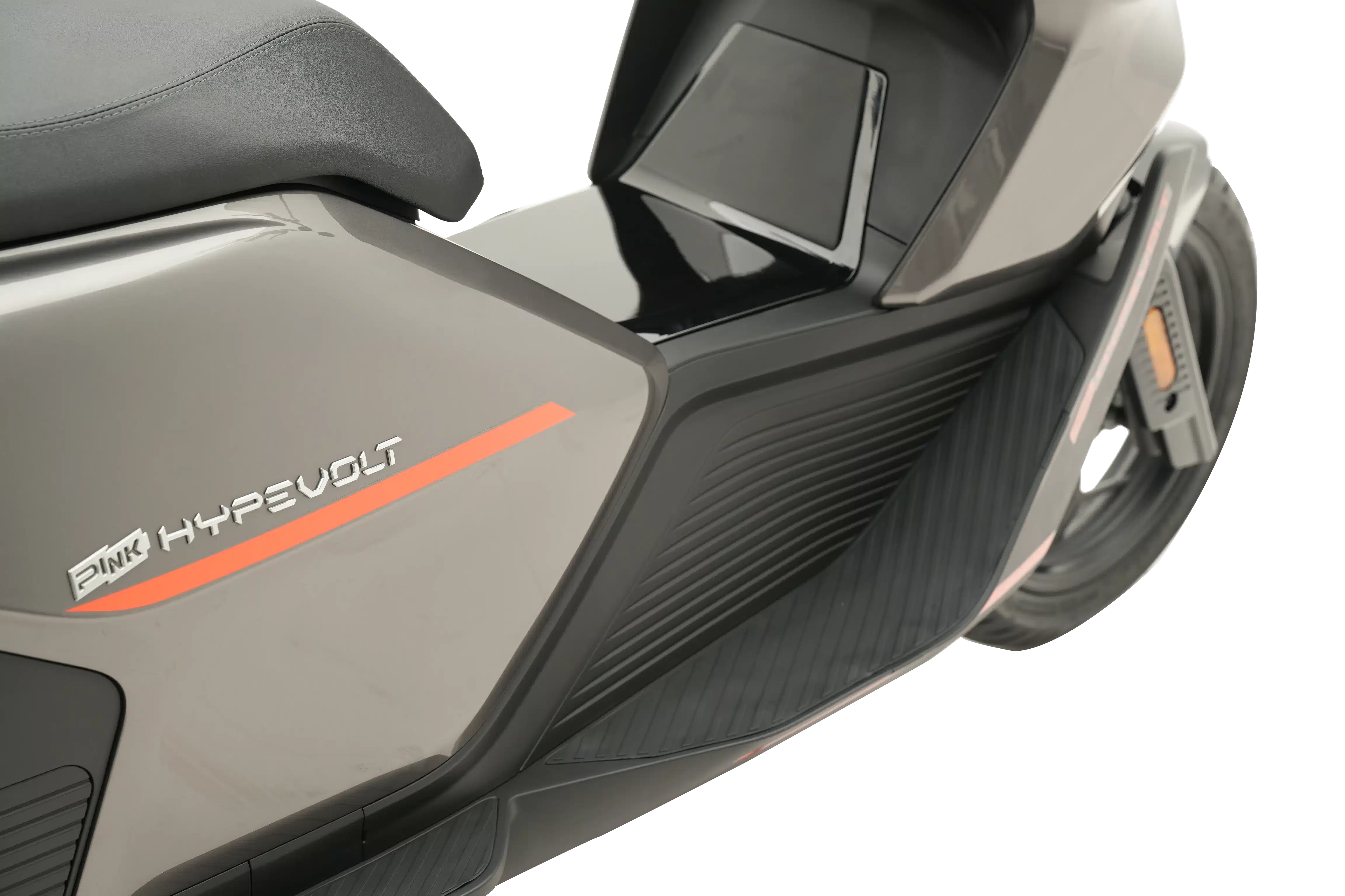 Plancher et repose-pied du scooter Pink Hypevolt